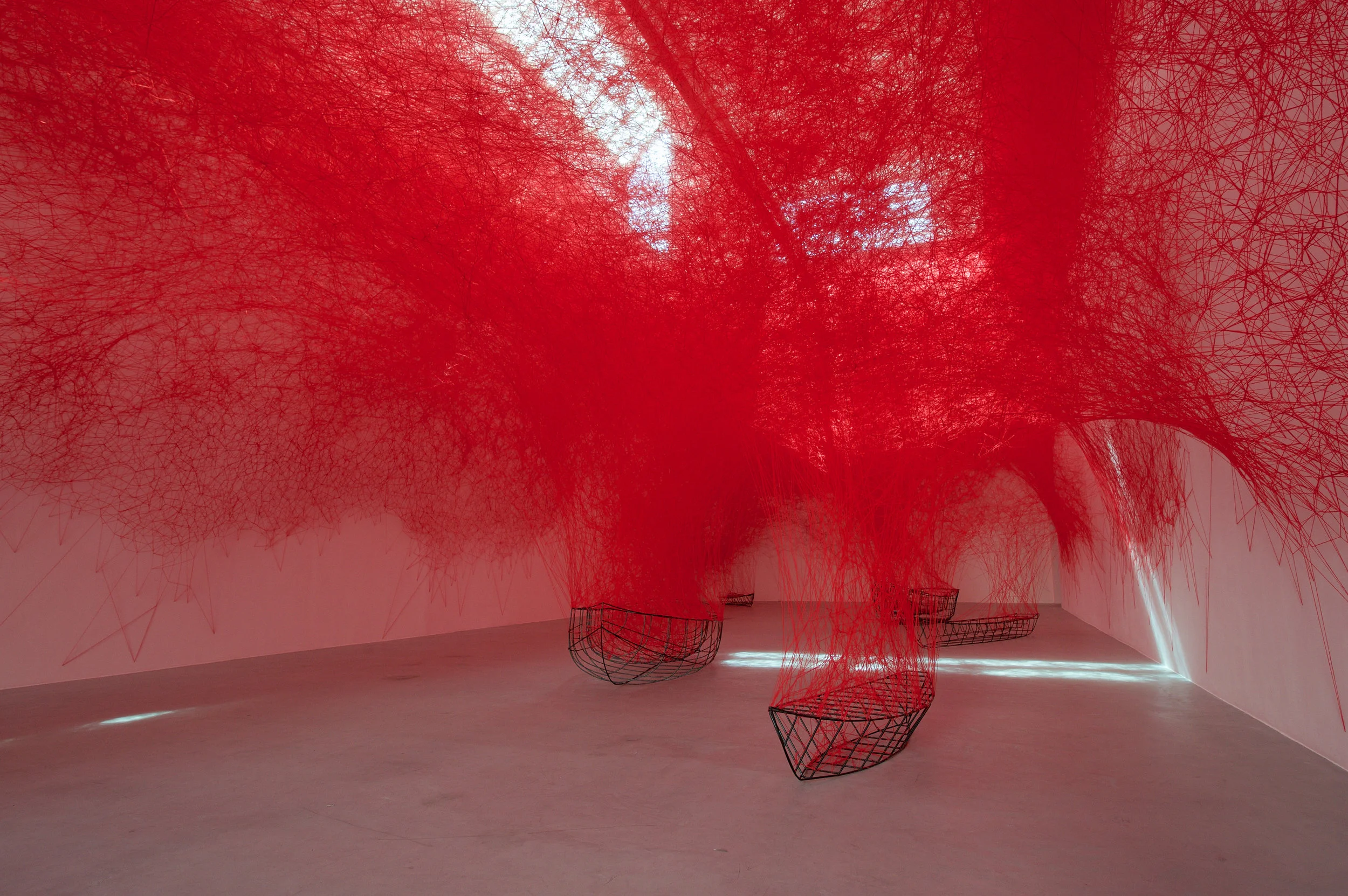 CHIHARU SHIOTA–塩田千春